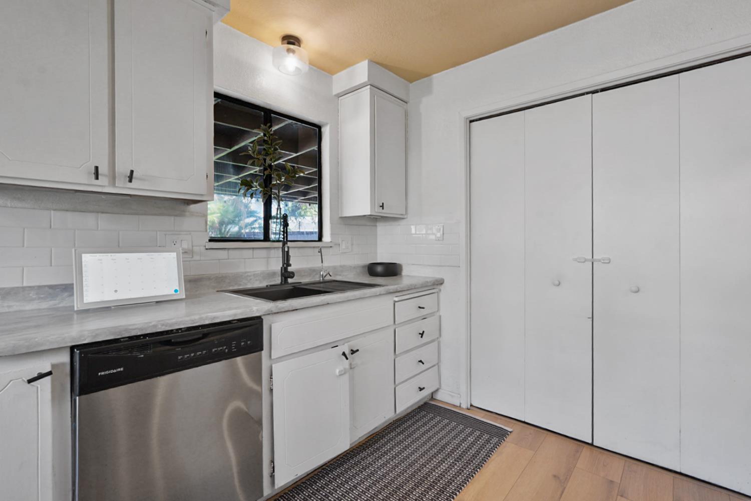 3820 Drakewood Ct, Ceres, CA 95307