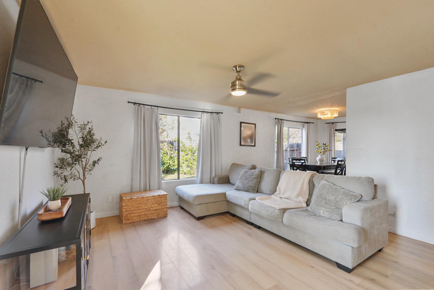 3820 Drakewood Ct, Ceres, CA 95307