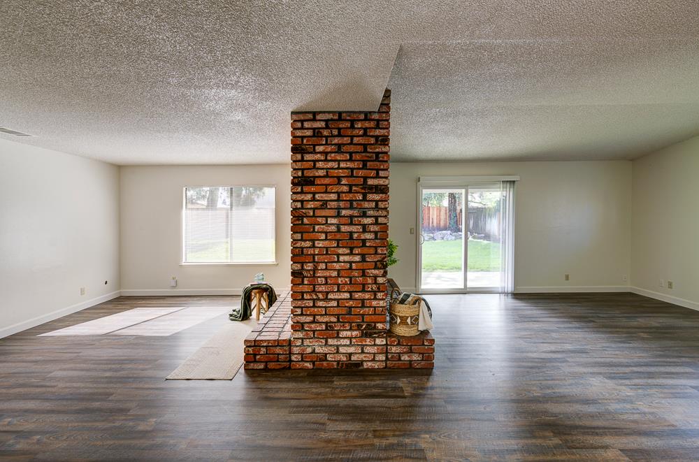 131 N Terry Ave, Clovis, CA 93612