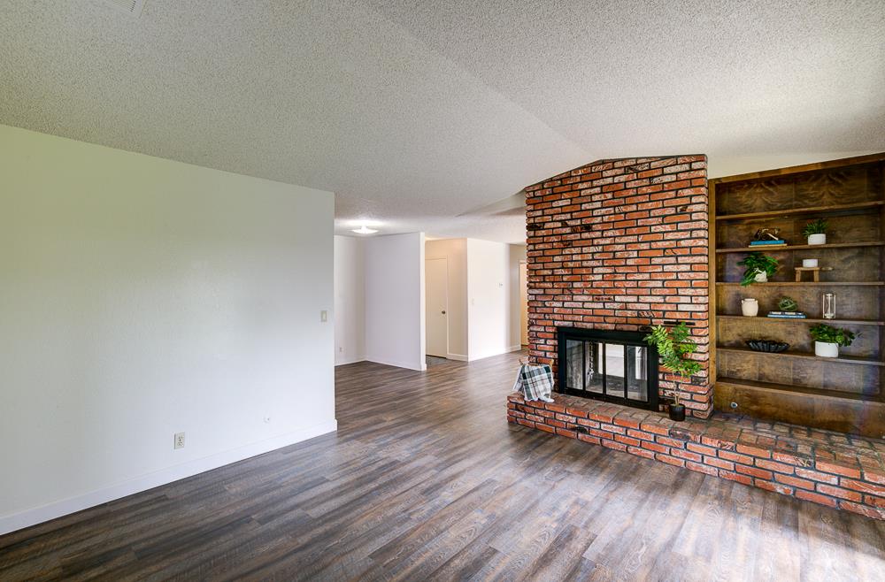 131 N Terry Ave, Clovis, CA 93612