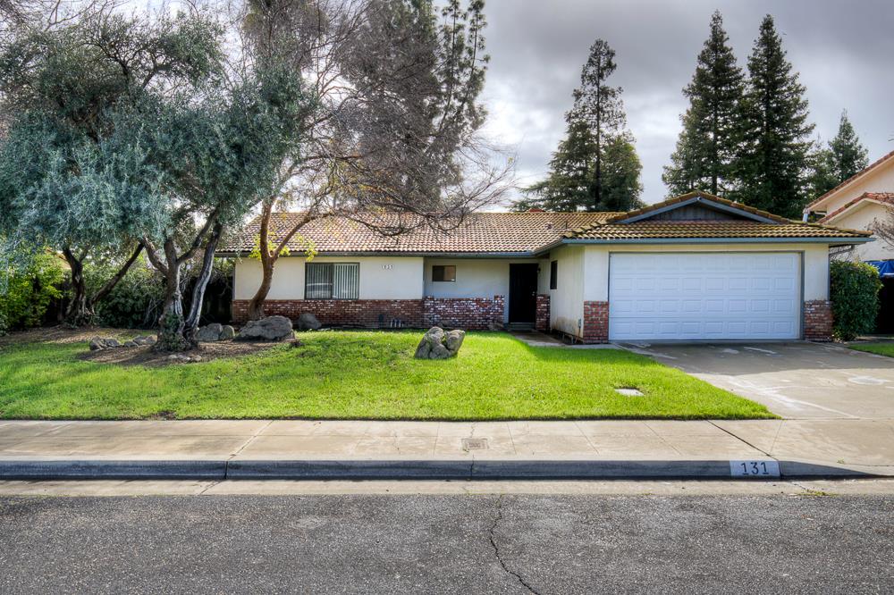 131 N Terry Ave, Clovis, CA 93612
