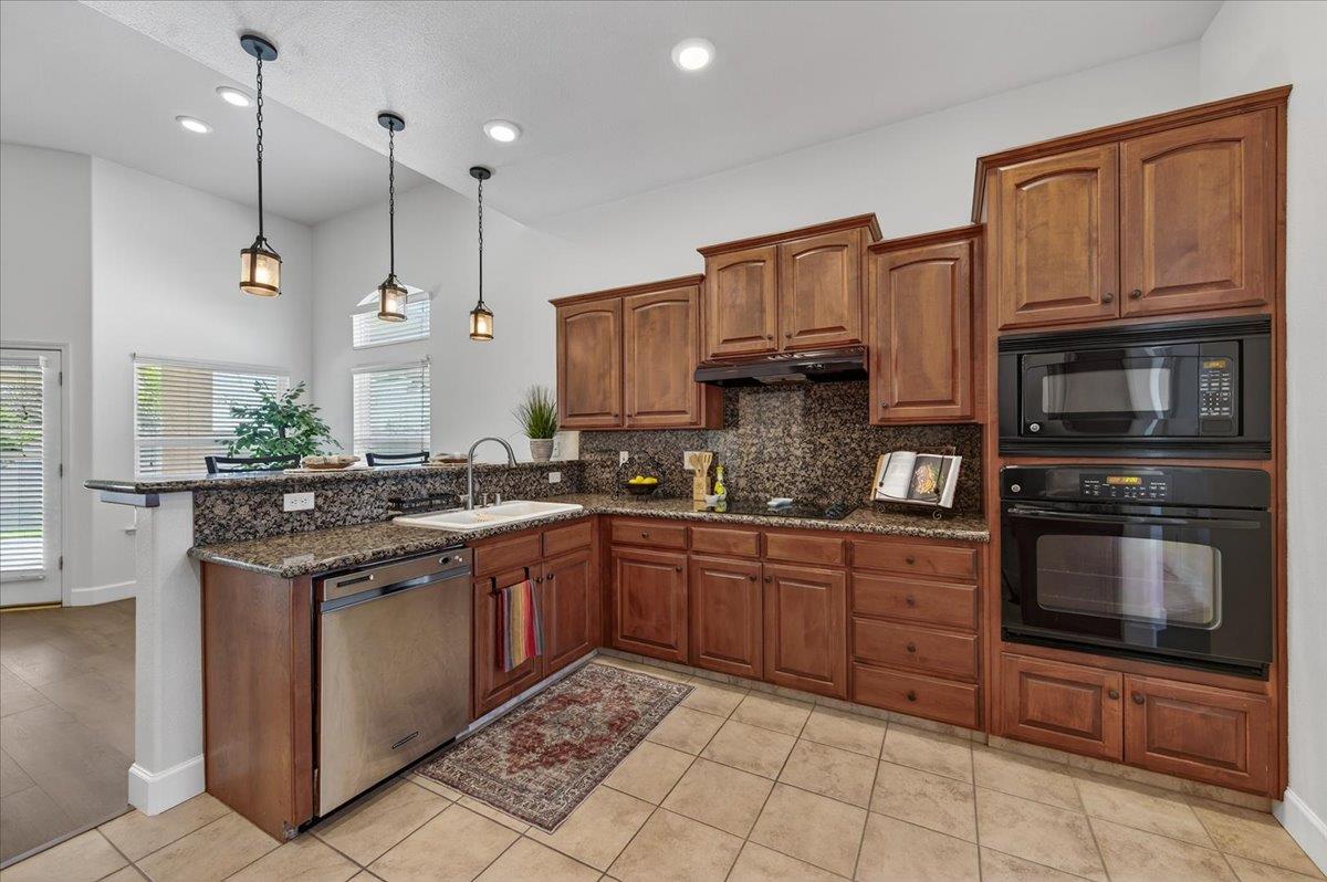 6395 W Portals Ave, Fresno, CA 93723