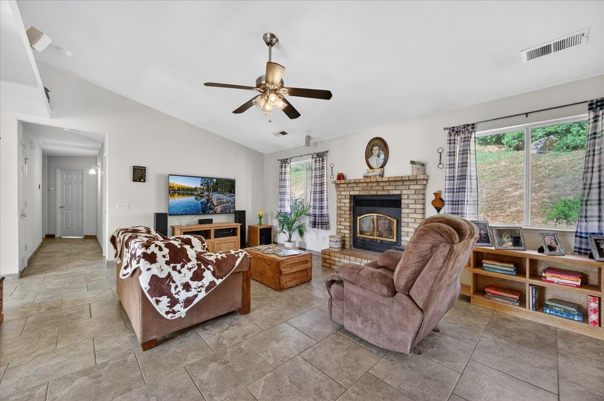 36209 Sand Creek Rd, Yokuts Valley, CA 93675