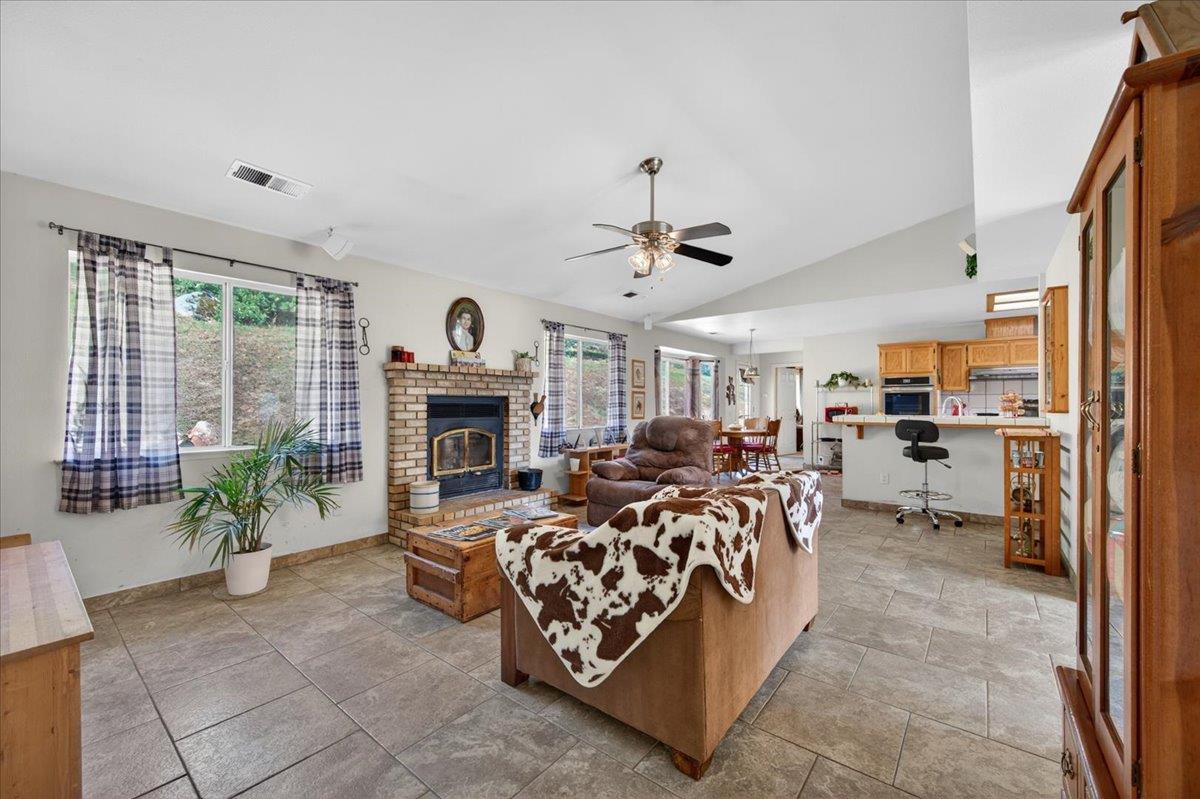 36209 Sand Creek Rd, Yokuts Valley, CA 93675