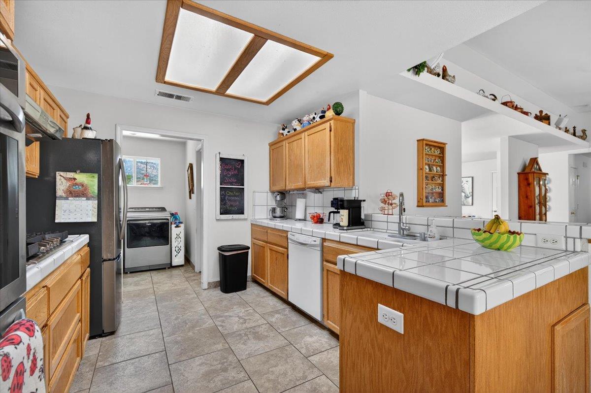 36209 Sand Creek Rd, Yokuts Valley, CA 93675