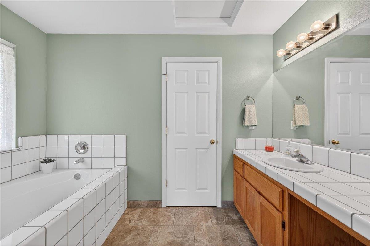 36209 Sand Creek Rd, Yokuts Valley, CA 93675