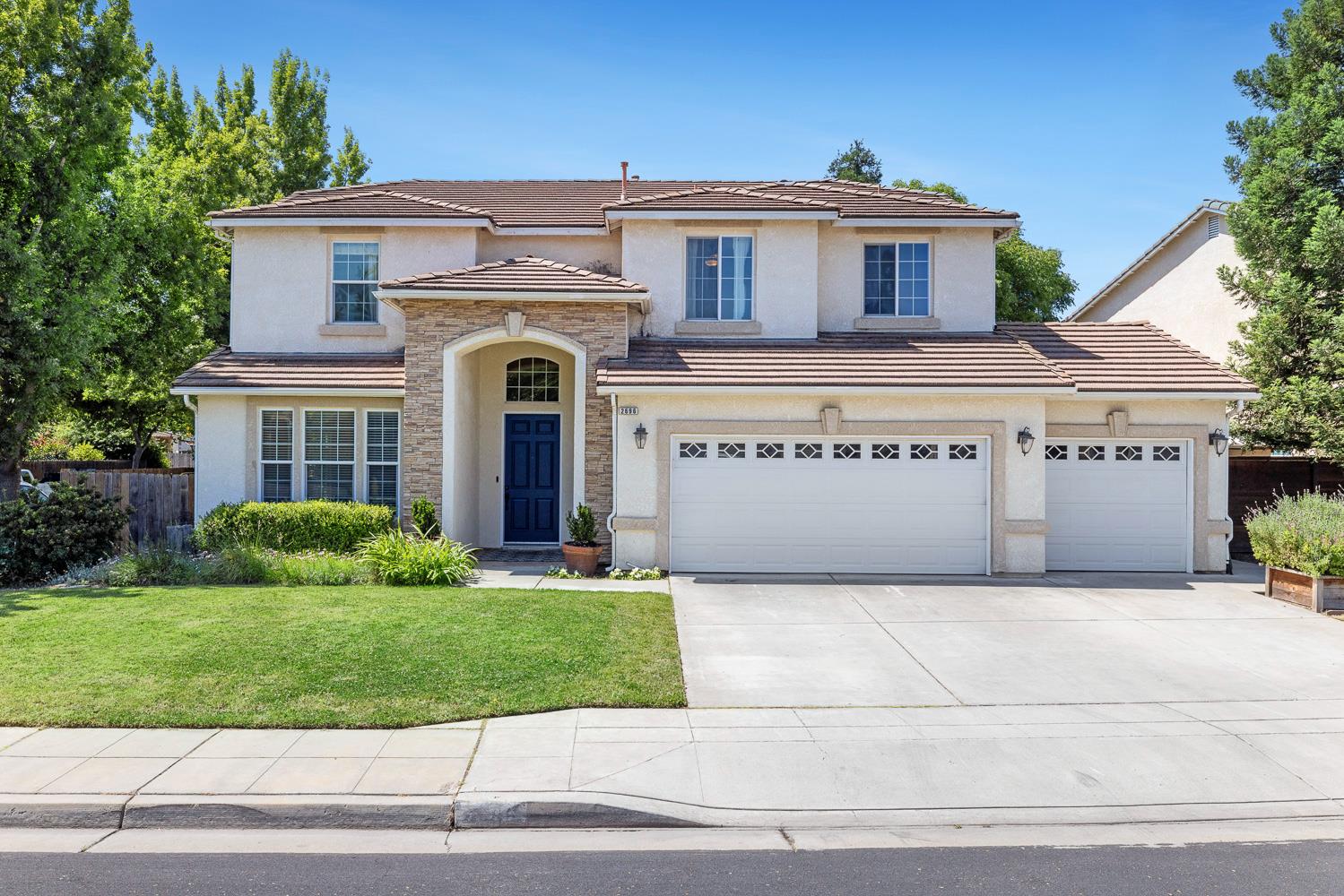 2696 Robinwood Ave