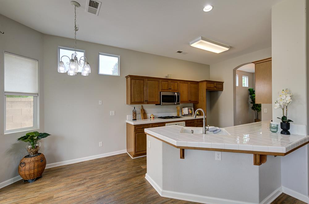 3235 Rall Ave, Clovis, CA 93619