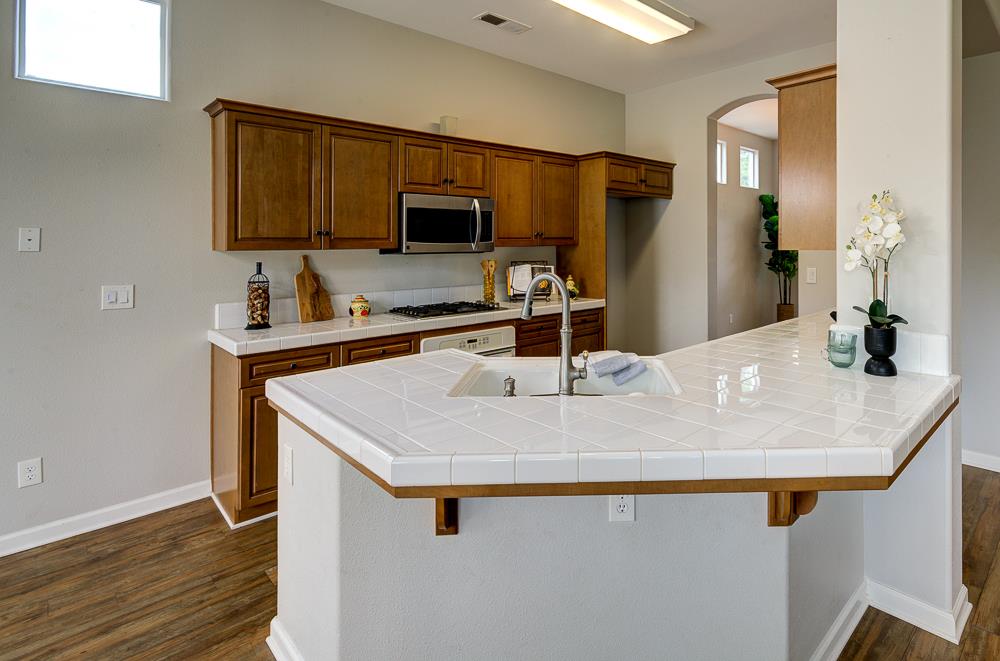 3235 Rall Ave, Clovis, CA 93619
