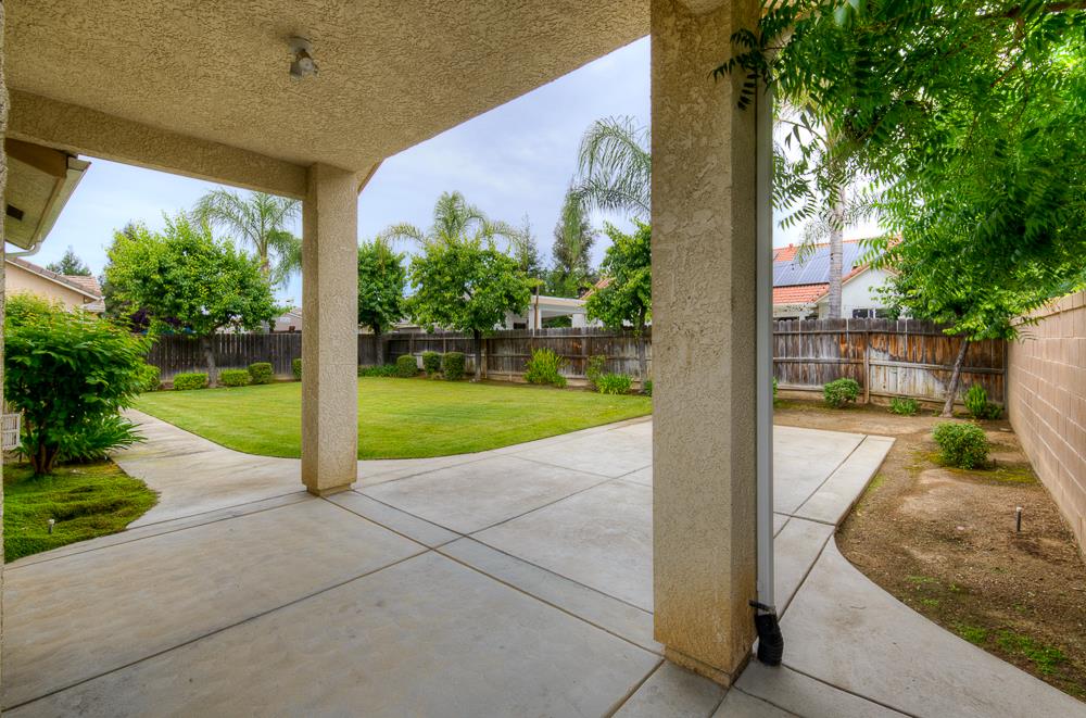 3235 Rall Ave, Clovis, CA 93619