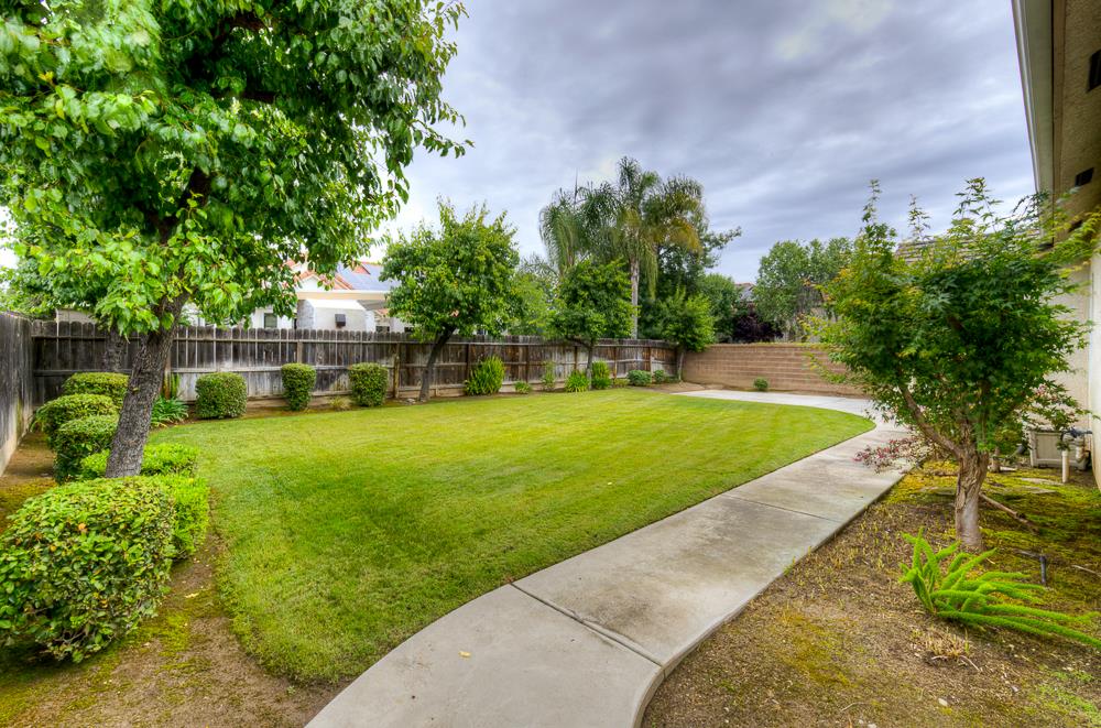3235 Rall Ave, Clovis, CA 93619