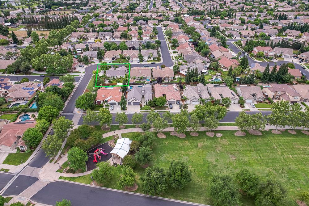 3235 Rall Ave, Clovis, CA 93619