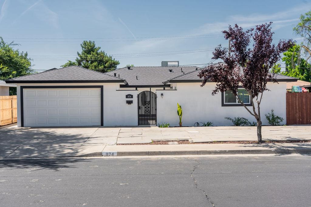 974 W Fairmont