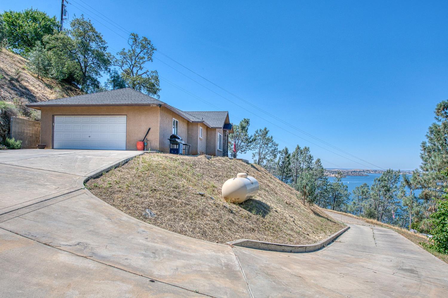27306 El Lado Rd, Friant, CA 93626