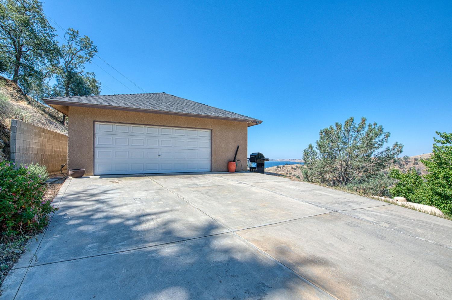 27306 El Lado Rd, Friant, CA 93626