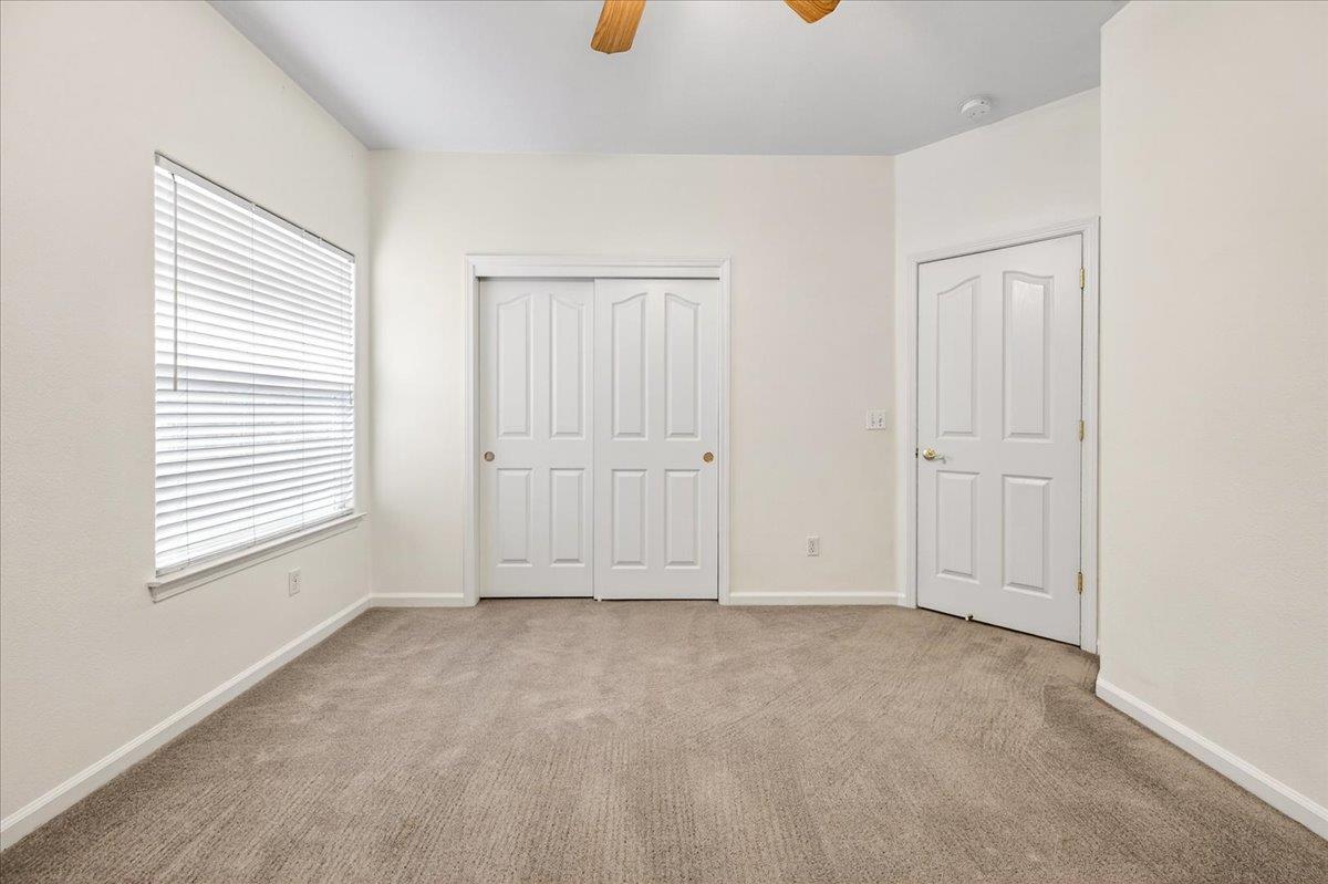 1528 S Exeter Ct, Visalia, CA 93292