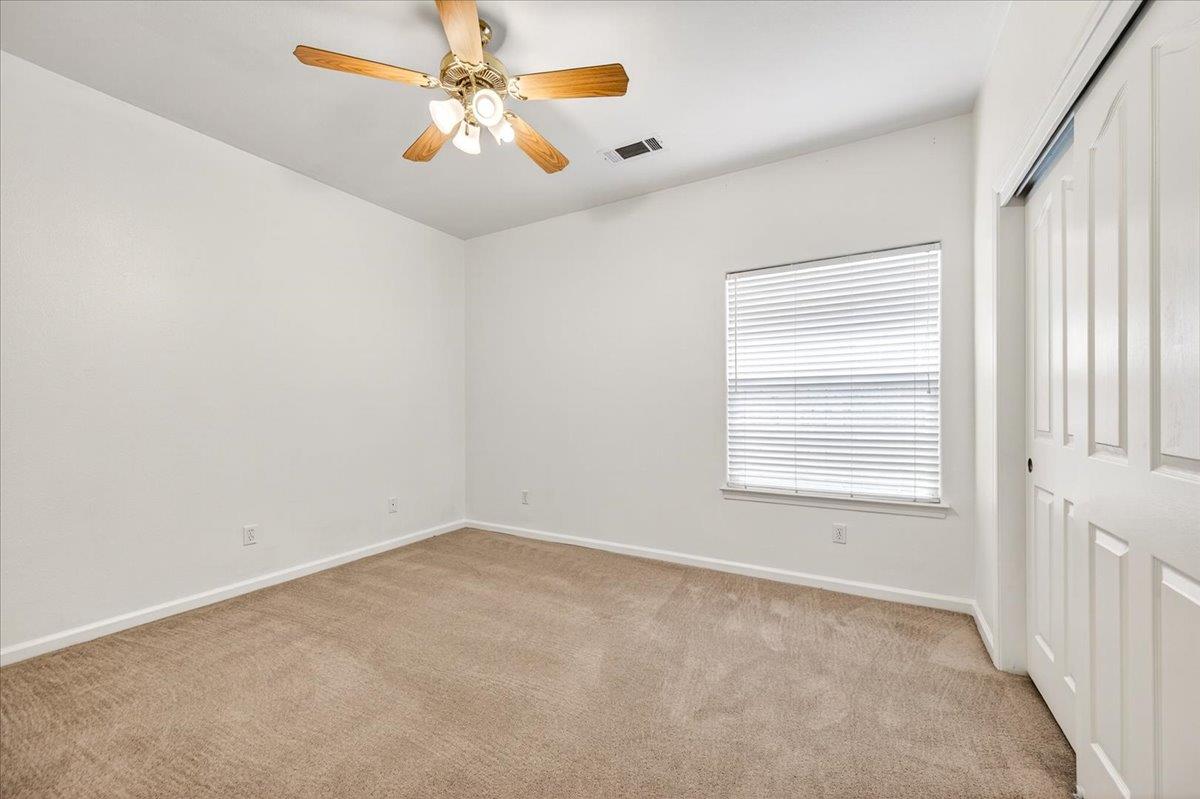 1528 S Exeter Ct, Visalia, CA 93292