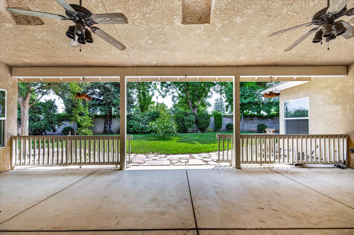 1528 S Exeter Ct, Visalia, CA 93292