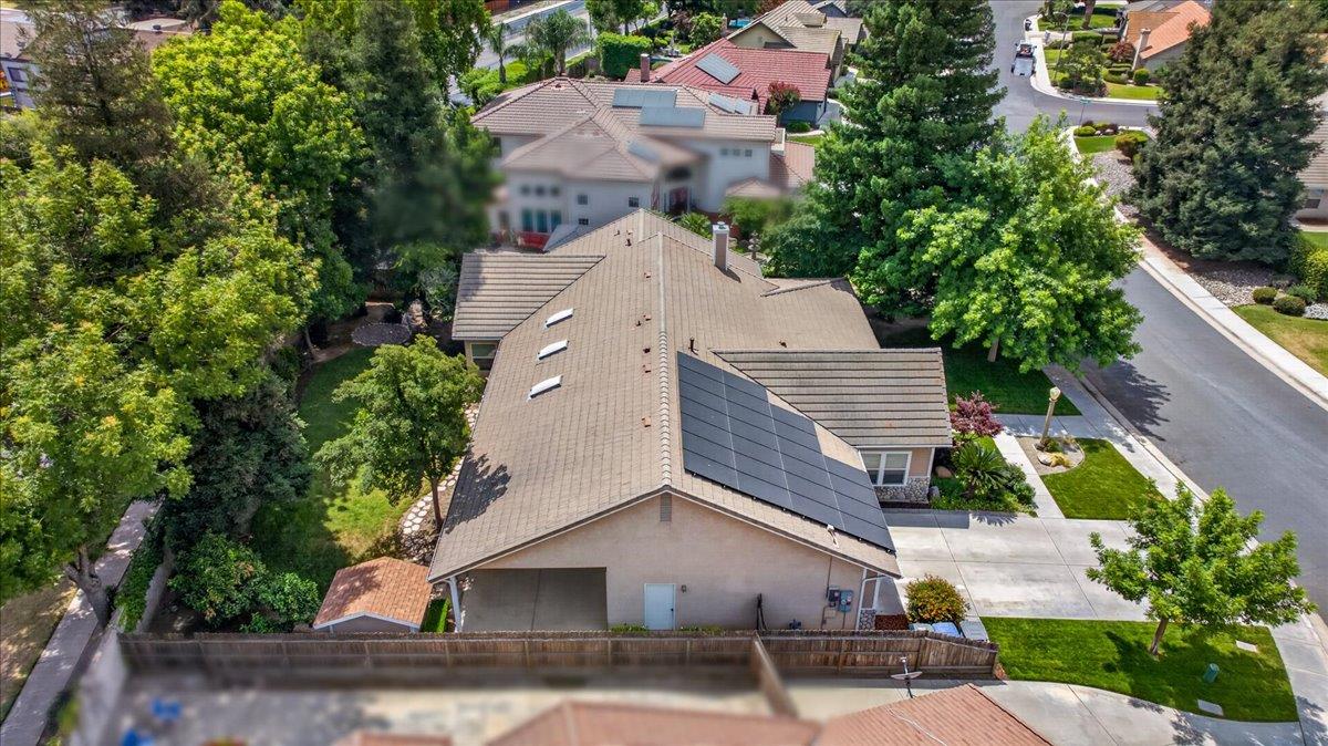 1528 S Exeter Ct, Visalia, CA 93292