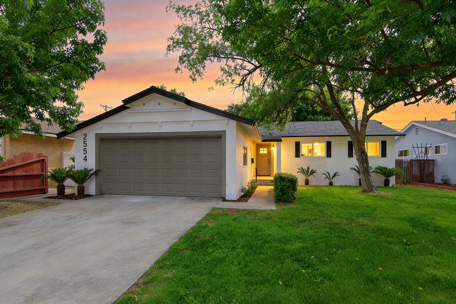 2554 Harvard Ave