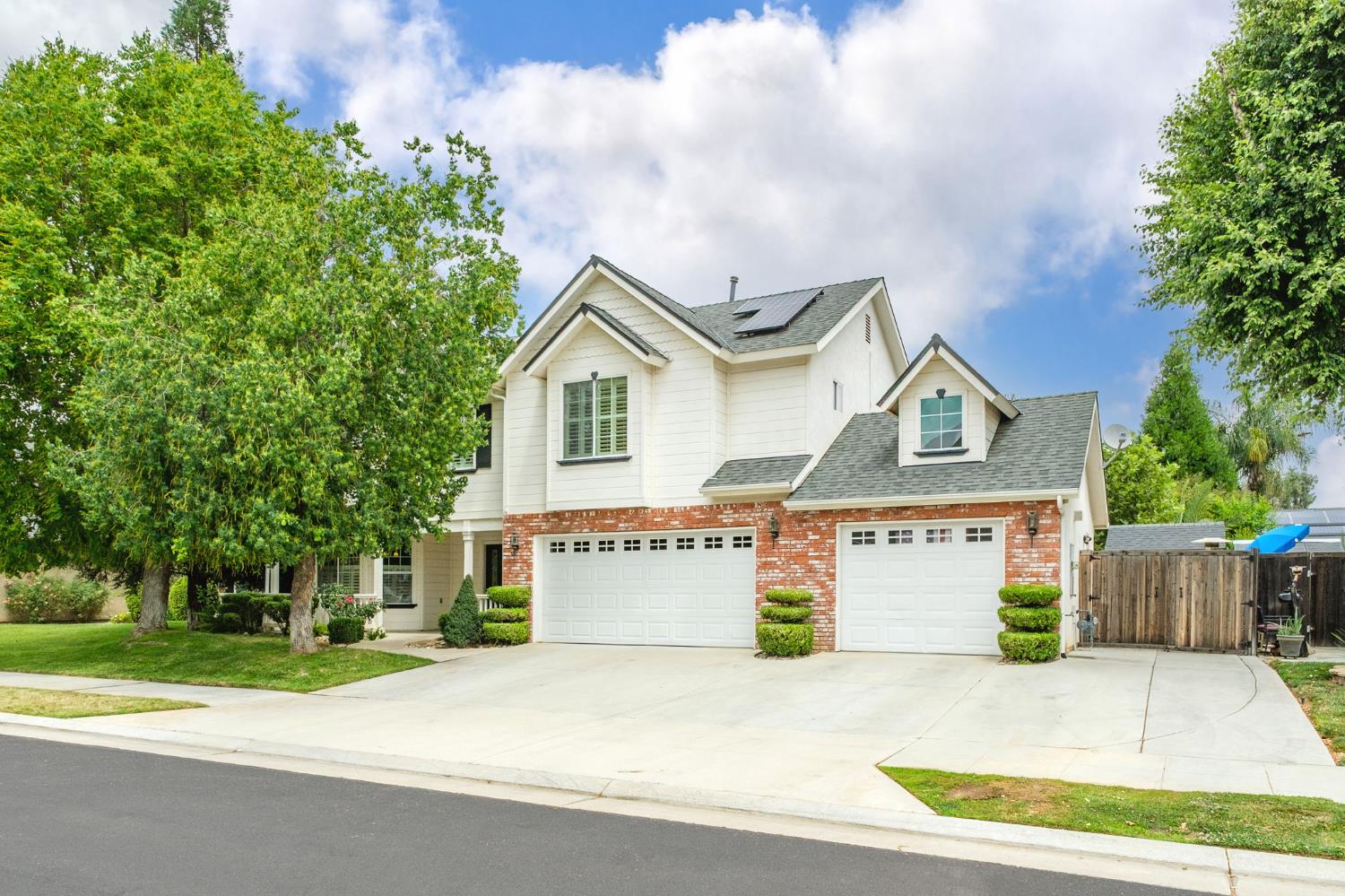 147 Everglade Ave