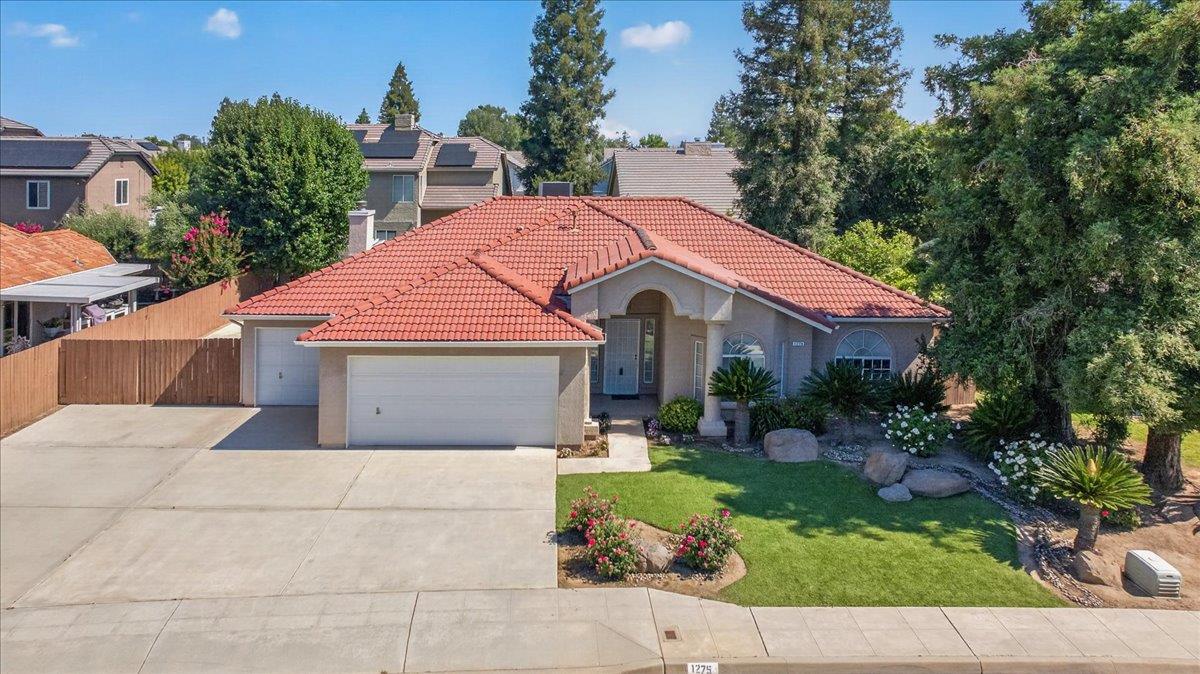 1275 Chennault Ave