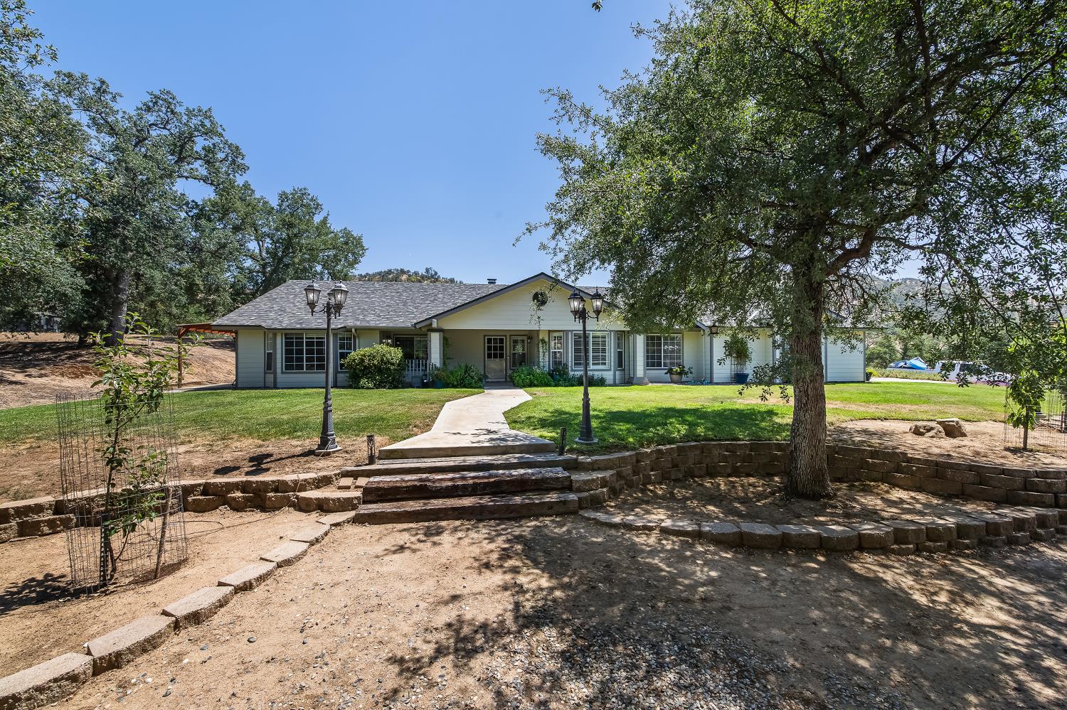 21965 Oak Hill Ln