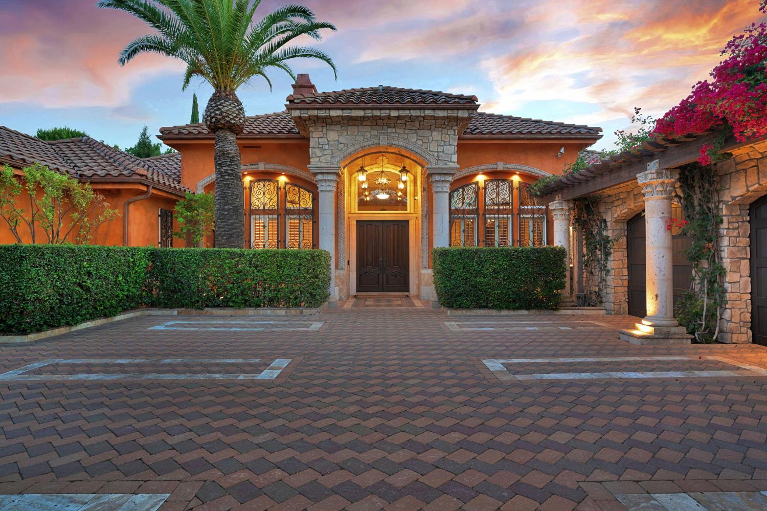 3103 E Via Monte Verdi Ave