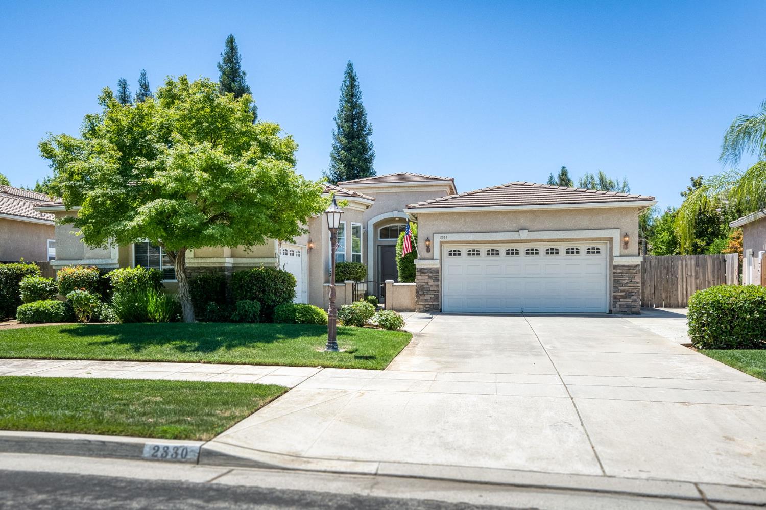 2330 Deauville Cir