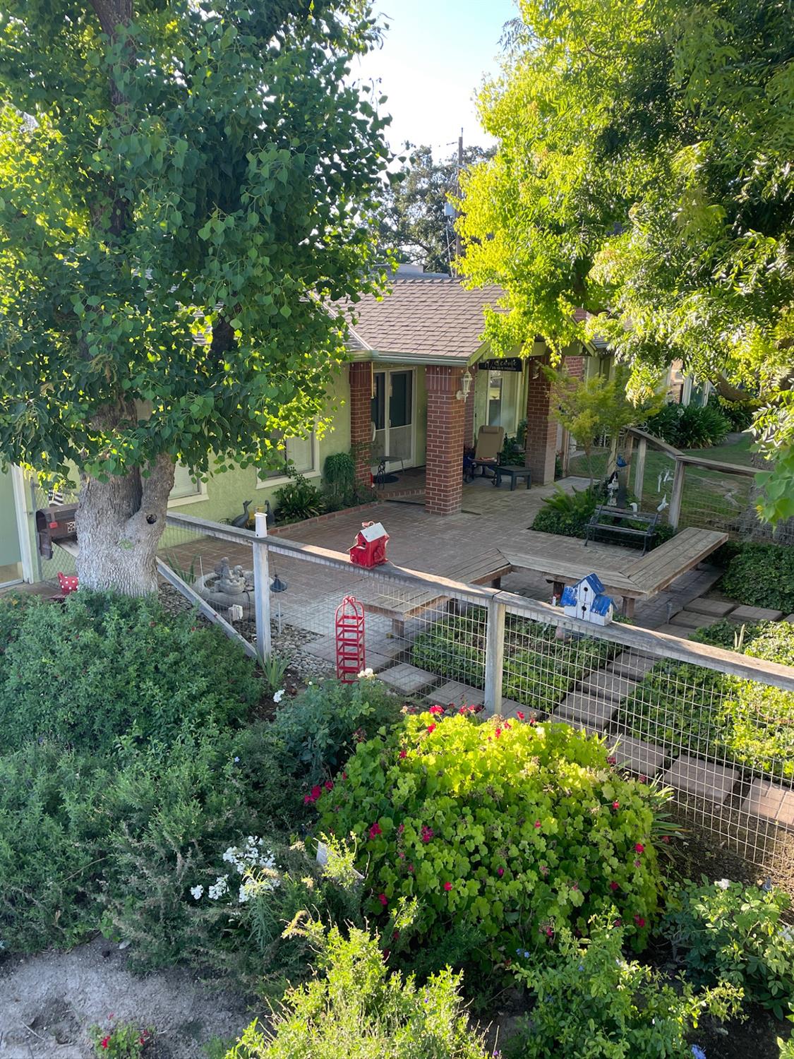 8163 N Armstrong