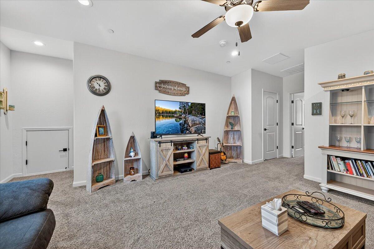 2241 E Monte Verde Ct, Visalia, CA 93292