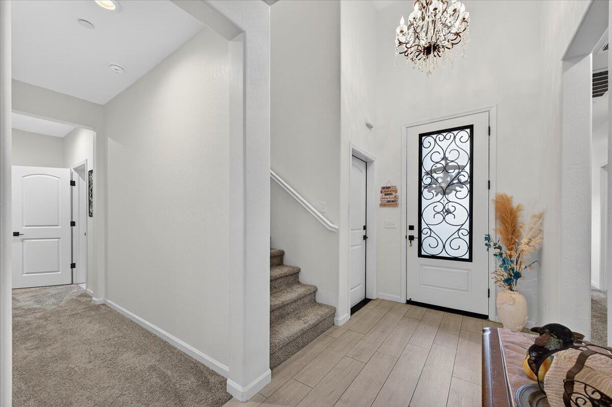 2241 E Monte Verde Ct, Visalia, CA 93292