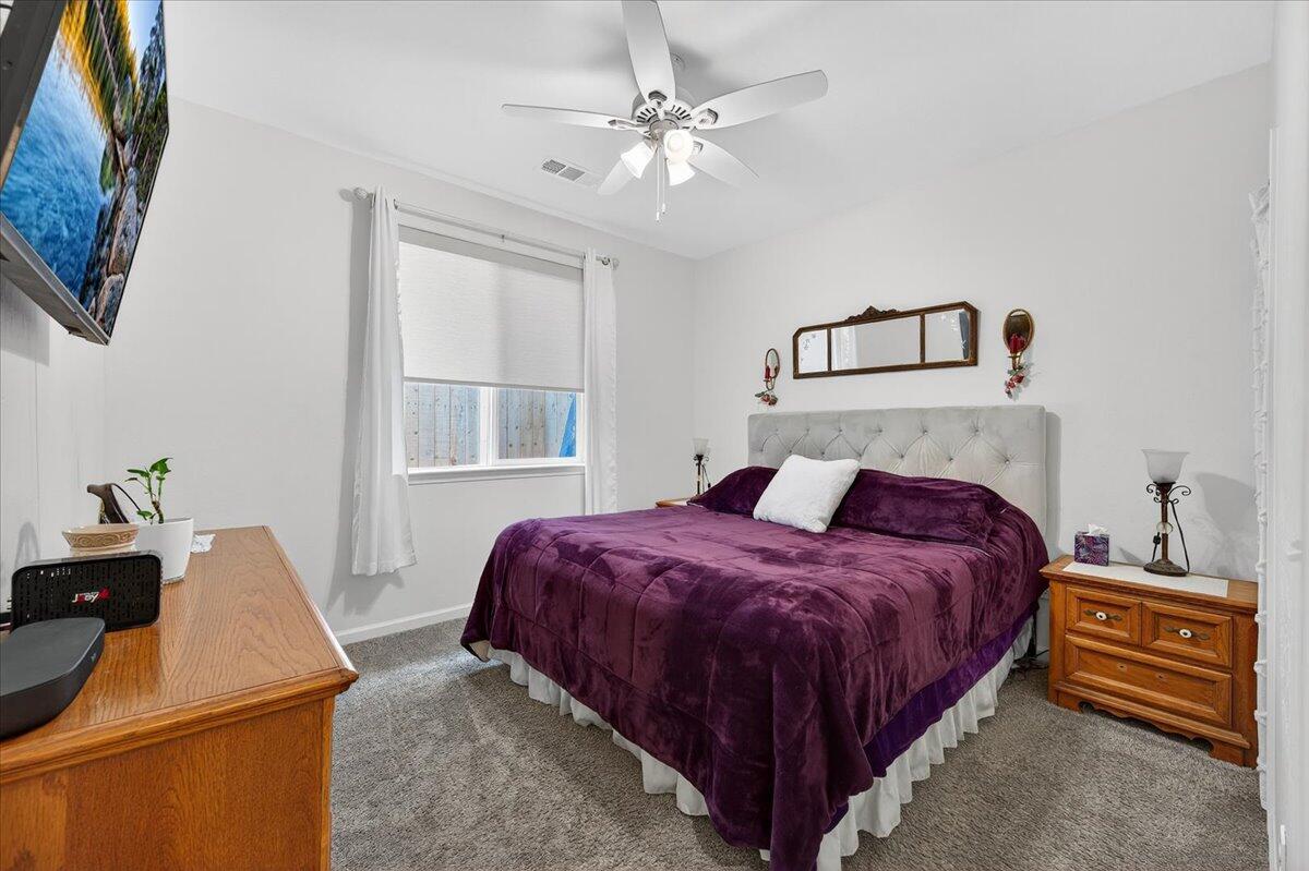 2241 E Monte Verde Ct, Visalia, CA 93292